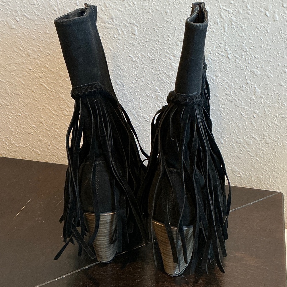 A.X.N.Y. American Exchange Black Fringe Heeled Boots Size 8.5 - Picture 3 of 4